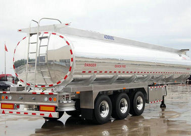 China Flüssige brennbare des Erdöl-Straßen-Transport-44000 Liter 3 Achsen-Aluminium-Tankfahrzeug- fournisseur