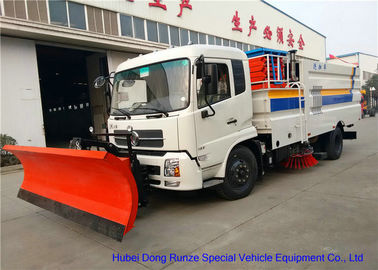 China Multifunktionsstraßen-waschender LKW mit hydraulischem Scissor Manlift/Schaufel-Bürsten fournisseur