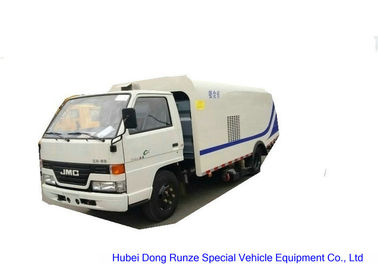 China Straßen-Kehrmaschine-LKW JMC 4X2 Vakuum, Straßen-Reiniger-LKW mit Hochdruckwasser fournisseur